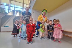 IMG-93bc3b56f3e13a08f4d0b7a35a506688-V